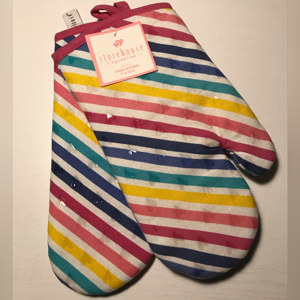 Stonehouse Valentine Oven Mittens